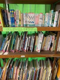 くもん推薦図書を始めいろんなえほんを置いています。<br />