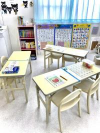 幼児コーナー。専任スタッフが一人一人をしっかりサポートし、自立学習に導きます。