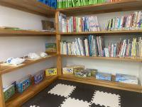 月齢に応じてパズルなどの教具もさわっていただけます。