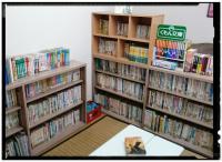 お迎えを待つ部屋では、本を読んだり学校の宿題をしたり