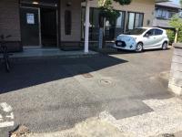 公民館の駐車場をご利用いただけます。