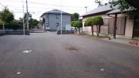 駐車場が広く、送迎時も安心です。