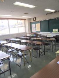 ２階の一番奥の会場です。