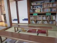 絵本・本・教具がたくさんそろっています。