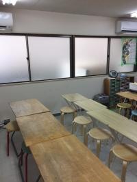 幼児さんから小学生まで、集中して学習しています。