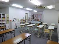 学習の進んだ小学生と中学生・高校生のための専用スペースです。