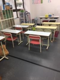 ひとりで座れるお子さんは、幼児用の椅子に座って実施します<br />
