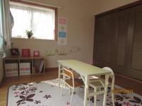 広々したお部屋でハイハイするお子さまも安心です。