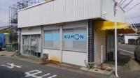 入口はこちらです。南小学校の運動場が見えます。