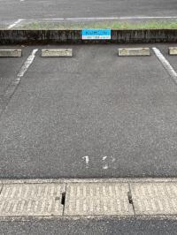 公民館前の１２番が駐車場になっていますので、ご利用ください。