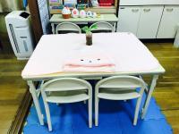 こちらのお部屋でBabyKumonタイム。安心の幼児椅子完備