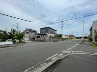 松原町方面からは、建昌踏切、公園を過ぎて、すぐを右折したら教室です。