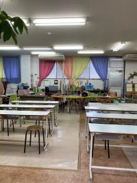 子どもたちの学習席です。集中して学習できる環境です。