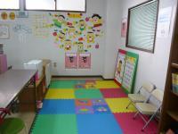 靴を脱いであがれる幼児コーナーも完備しています