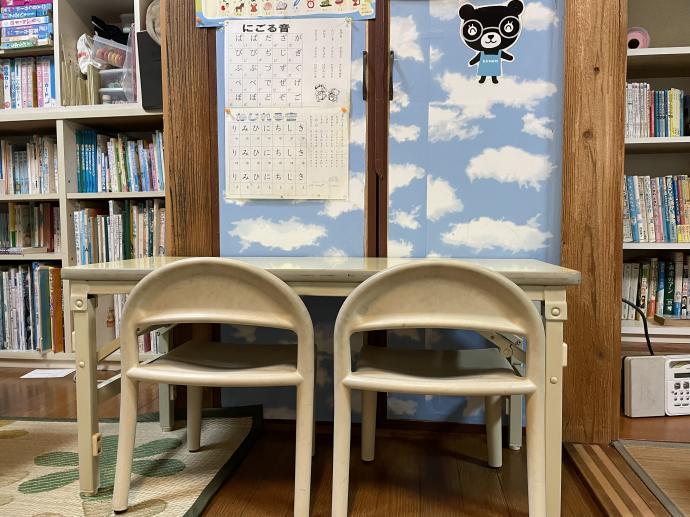 幼児椅子と幼児机で幼児さんも安心して学習ができます。
