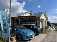 中村晋也美術館を過ぎ、３本目の筋を左に曲がった奥の緑の屋根が教室です。