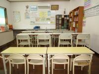 １歳２歳でも座れる机といすがあります。