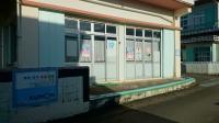 教室の外観です。隣には駐在所があるので安心です。<br />
