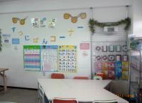 幼児コーナー(数字盤・パズル・カードなどの教具学習をします)