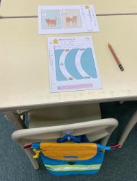 幼児用の机も用意してあります。先生が隣でサポートしながら学習します。