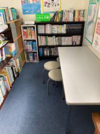 絵本、本をたくさん揃えています。