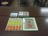 数字盤やパズル等の教具の一部です。