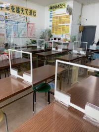 教室の中も感染対策を行っています。