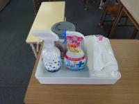 感染症対策のため各生徒の学習終了後、机や椅子等のアルコール消毒を実施しています。