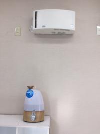 消毒・検温、使用物の除菌、自動換気システム、空間除菌を行っています。