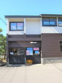 教室前に駐車場があります。