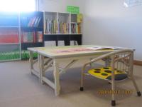 机の高さは30センチと低くて安心です。