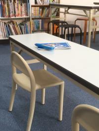 少し大きくなったら幼児用机・イスで、安全に学習いただけます。