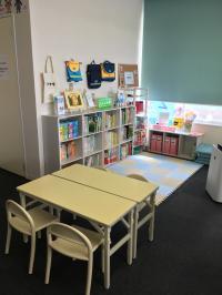 小さなお子様でも寝かせられたり、遊べるスペースがございます。