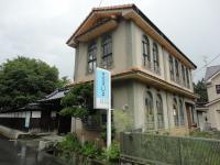 右側に駐車スペースがあります。