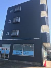 教室の右横と別の場所(歯科医院前)にも駐車場がございます。