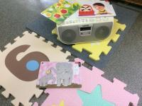 ぞうさん、チューリップなどの童謡をくもんオリジナルの音源で一緒に歌います。