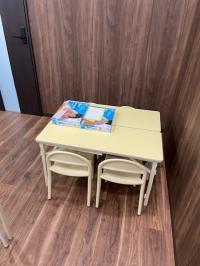 幼児さん用の学習スペースです。机デビューも応援します♪