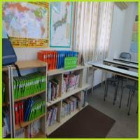 絵本やポスターなどお子さまが勉強のきっかけになるような環境を目指しています。