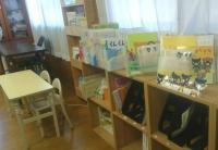 小さなお子さまでも安心して座われるイスをご用意しています