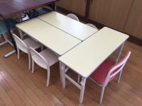 乳幼児のお子様が座れる机と椅子もご用意しております。