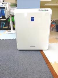 空気清浄機の設置など、クリーンな教室環境整備に努めています。