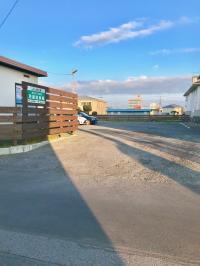 広い駐車場を完備しています。