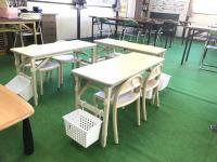 小さなお子様がご利用いただける机椅子もご用意してあります♪