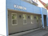 表には駐輪スペース、裏には駐車スペースを用意しています。