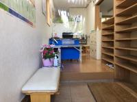 ベビーカーをご利用の場合は、玄関内でお預かりいたします