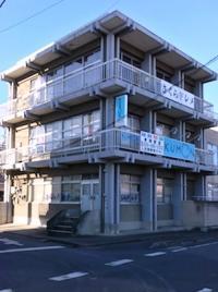 土浦駅徒歩６分つくばりんりんロード沿いです。