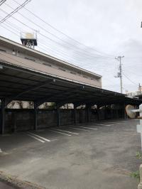 駐車場、駐輪場完備しています。