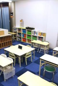 小さなお子様でも安心して座れるイスをご用意しています。