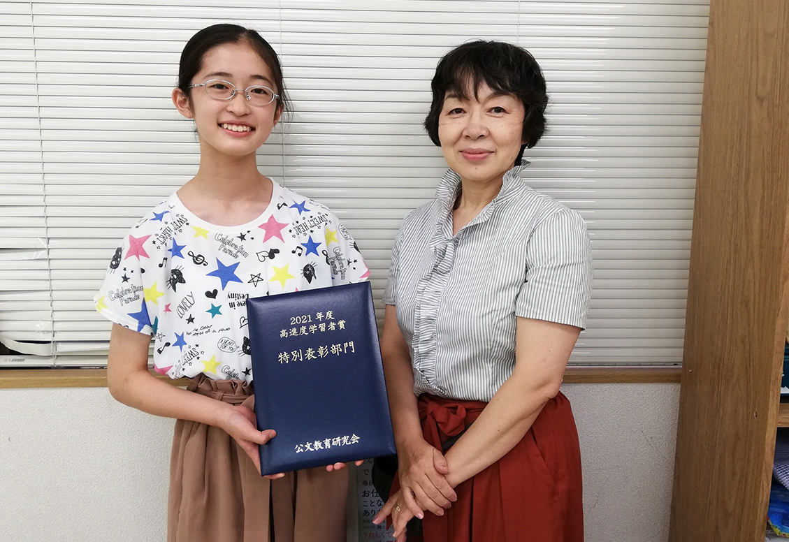 MKさん(左)、佐藤先生(右)