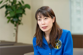 宇宙飛行士　山崎直子さん